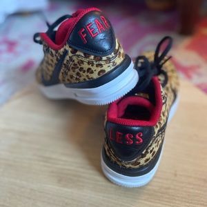 Nike Womens Air Vapor Wing Premium Leopard Print/Red Sneakers Sz 8